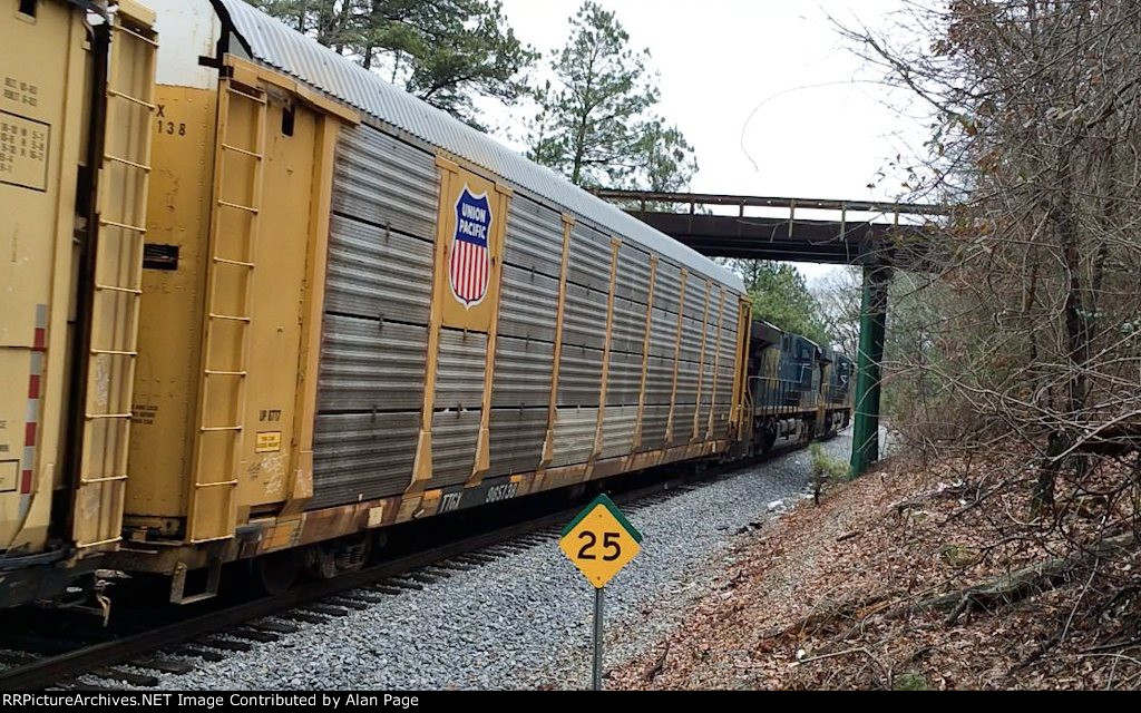 CSX 5369 and 5422 lead autoracks